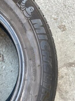 Letní pneu MICHELIN 215/65R17 na TIGUAN