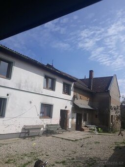 Nabízíme k prodeji cihlový řadový rodinný