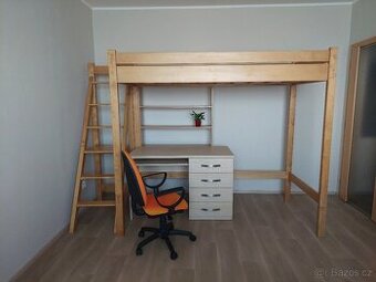 Vyvýšená (patrová) postel, psací stůl a židle