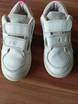 Botasky  Nike9