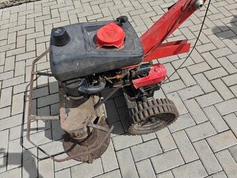 Dvoububnova sekačka Vari BDR 700