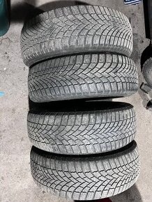 Zimní Bridgestone 215/65 R17