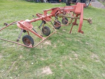Obraceč sena Deutz Fahr