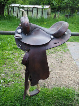 westernové sedlo