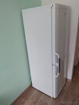 Lednička s mrazákem Beko