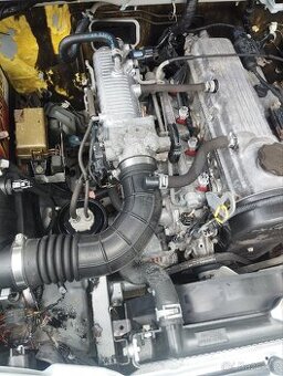 Motor Suzuki Jimny 1.3