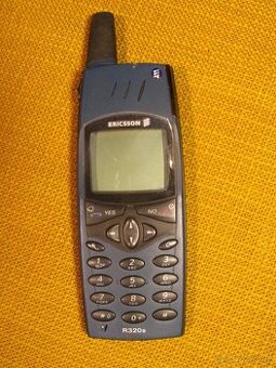 ERICSSON R320 jako nový, nepoužívaný, + pouzdro rok 2000+