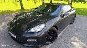 Porsche Panamera 4,8 S 400koní,Vzduch,pohon 4x4,PDK Chrono