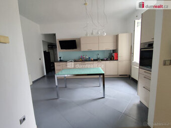 Pronájem bytu 3 + 1, 60 m2, zvýšené přízemí, sklep