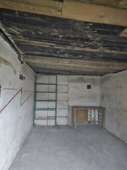 Dlouhodobý pronájem garáže Ostrava Mariánské Hory 20 m2