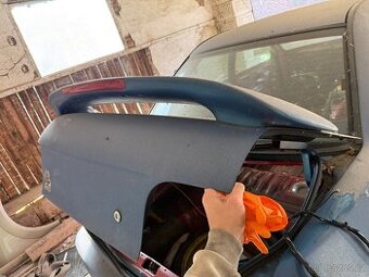 Subaru impreza gc8 víko kufru s křídlem