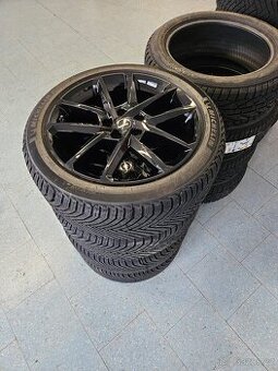 Zimní sada 8x18 Borbet N Black s MICHELIN 235/45 R 18 TL 98V