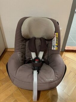 Dětská autosedačka značky MaxiCosi + základna na isofix