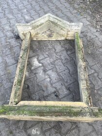 okno, nika, sloupy z umělého pískovce