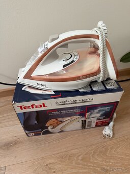 Tefal Turbo Pro FV5697E1 bílá/měděná
