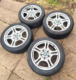 Prodám sadu 4 ks alu kol z BMW E46 s zimními pneumatikami