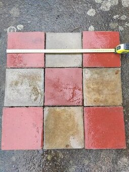 Terakotová dlažba stará