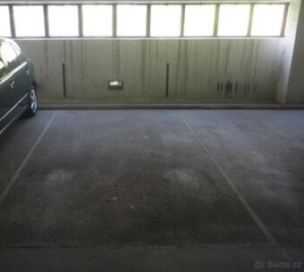 Kryté hlídané garážové stání Voroněžská, Brno - 1