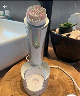 Elektrický kartáček na čištění pleti