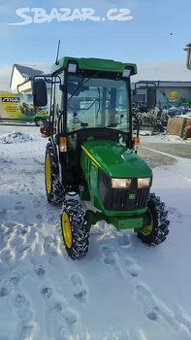 Malotraktor John Deere 3036 EN s kabinou a topením