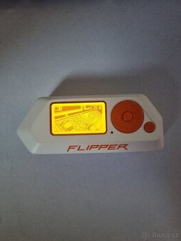 Flipper Zero + Wifi Devboard, 32GB SD karta + Dárek