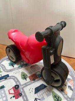 Odrážedlo červené