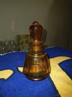 Malá karafa / český broušený jantarový křišťál