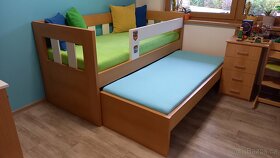 Vyvýšená postel s úložným prostorem