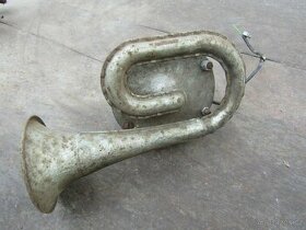Stará houkačka, klakson, trumpeta