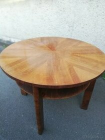Kulatý dřevěný stolek-karetníodkládací