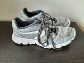 Sportovní boty Decathlon vel. 39