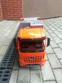 Lena Mercedes popelářské auto, Arocs