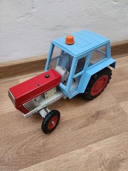 Traktor zetor