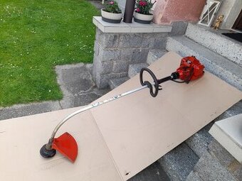 Výkonný motorový vyžínač Solo 118