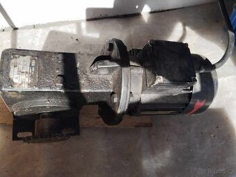 Motor s převodovkou 0,4 kW, 1:80