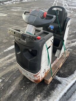 Tahač Linde P10