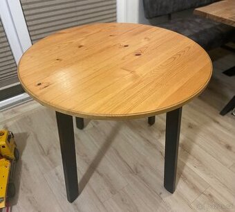 Jídelní stůl kulatý IKEA Gamlared