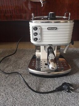 KÁVOVAR ZN. DELONGI 220 V.
