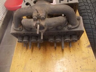 Hlava motoru 1203