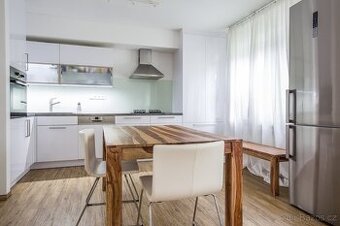 Stůl a lavice z masivního palisandrového dřeva