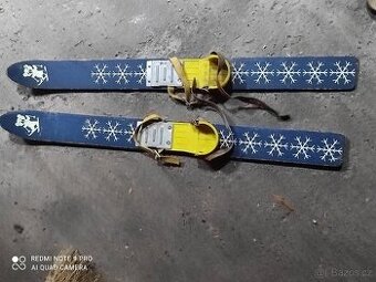 Retro dětské lyže