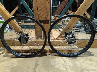 Nová kola pro Sur Ron Ultra Bee