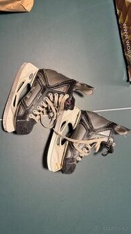 Lední brusle easton