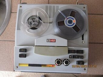 Kotoučový magnetofon B42