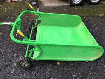 Sběrač koňského trusu typ 1