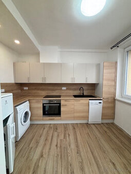 Pronájem bytu 2+1, Benešovo náměstí, Pardubice,  17.000 Kč/m