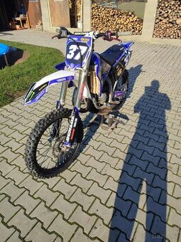 Yamaha YZ 125