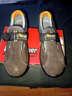 Prodám pracovní boty nové nenošené