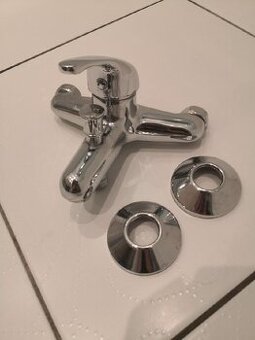 Vodovodní vanová baterie