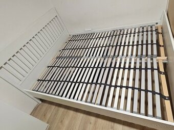 Manželská postel a rošt, bez matrace
